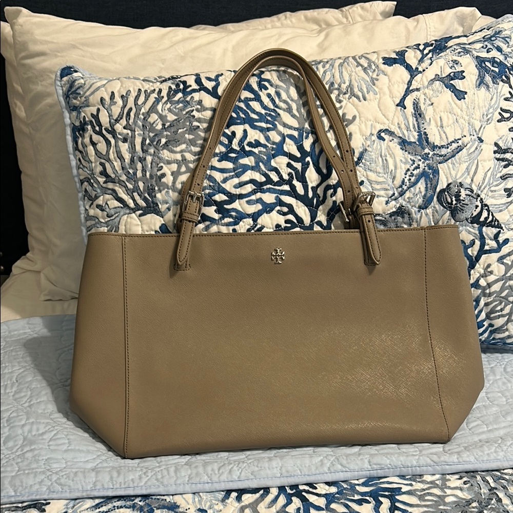 Tory Burch Neutral Tote Bag 💼